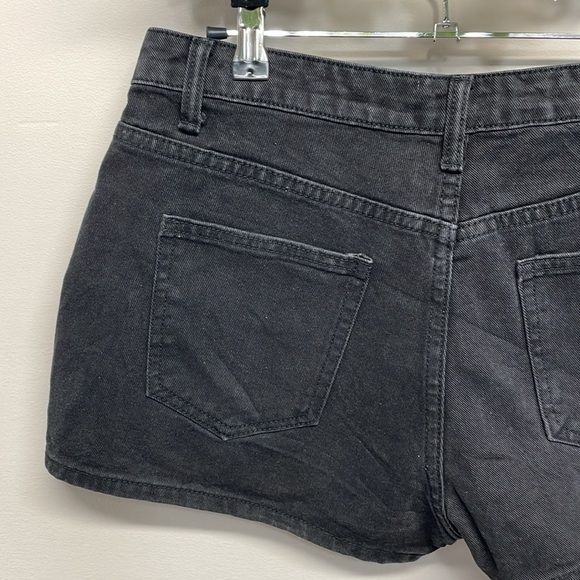 NWT PrettyLittleThing Black Wash Denim Jean Mom Shorts High Rise 4 - Picture 5 of 14
